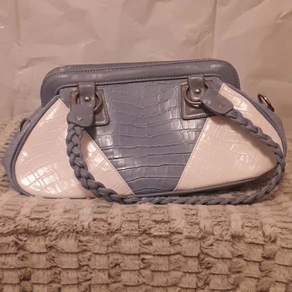 NWT. Faux Crocodile Leather N.Y.C Purse - Picture 2 of 3